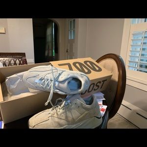 Yeezy 700 salts 11.5